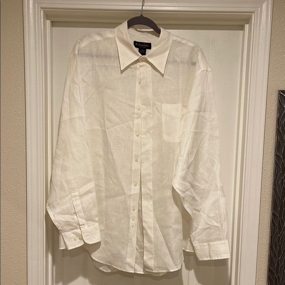 BROOKS BROTHERS
Irish linen white shirt Size XL - Picture 3 of 10